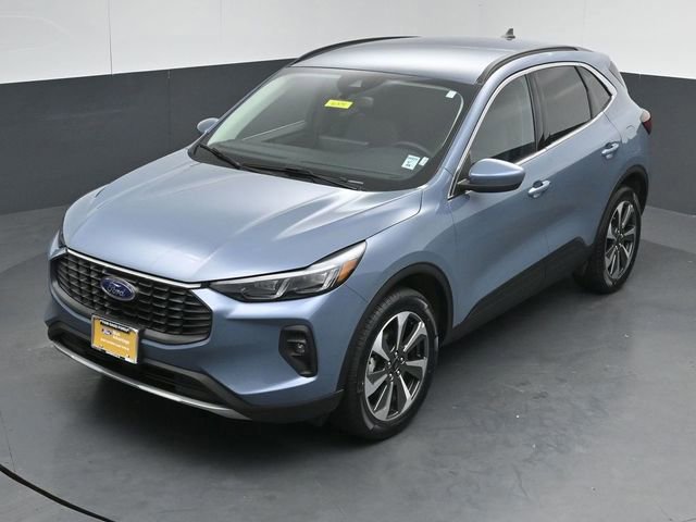Certified 2025 Ford Escape Platinum AWD/4WD image 4