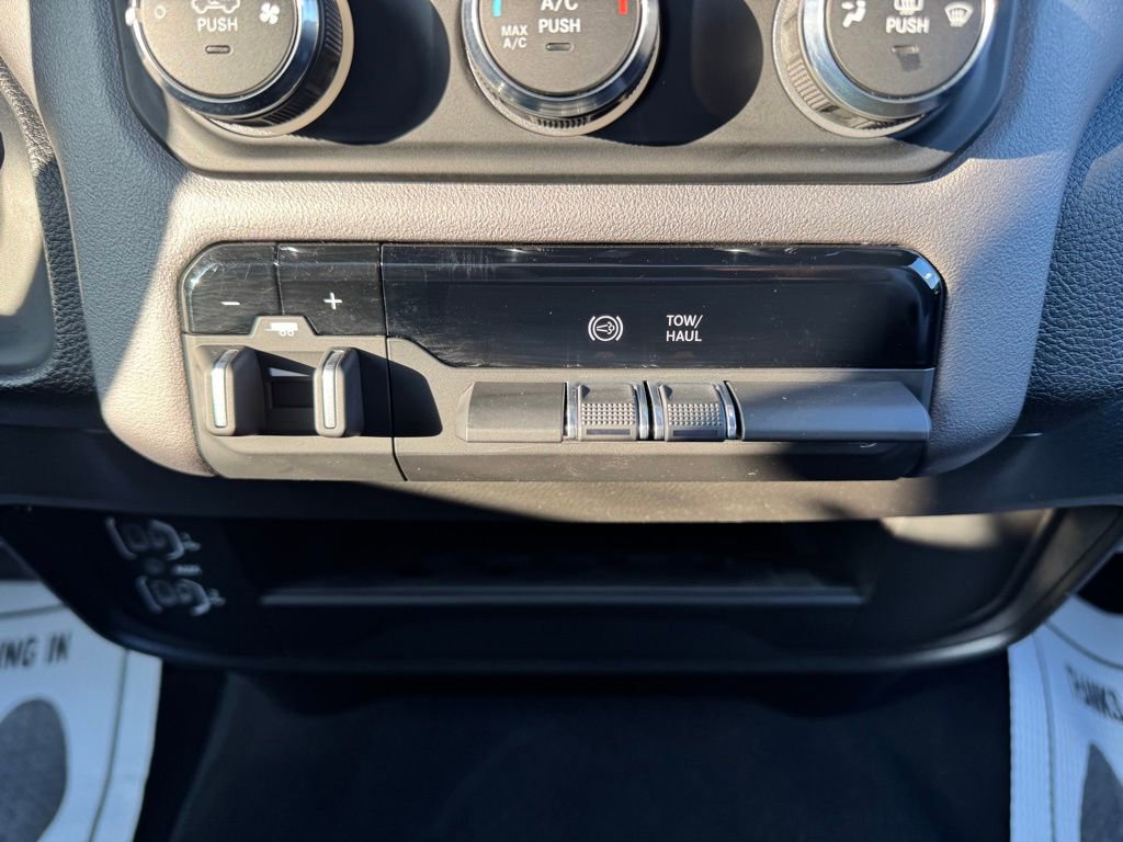 Used 2024 RAM 2500 Big Horn AWD/4WD image 21
