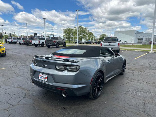 Used 2022 Chevrolet Camaro LT RWD image 8