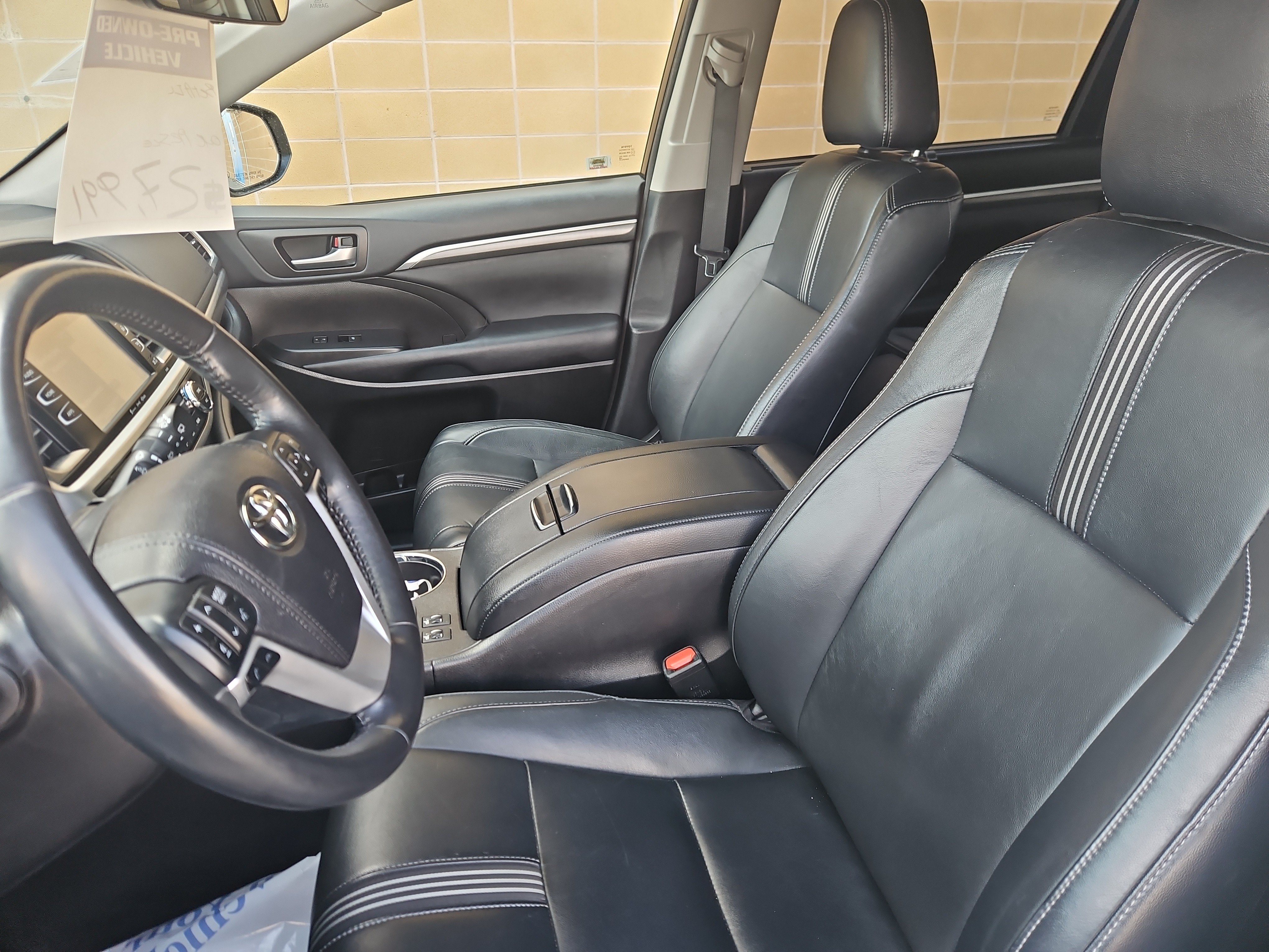 Used 2018 Toyota Highlander SE AWD/4WD image 9