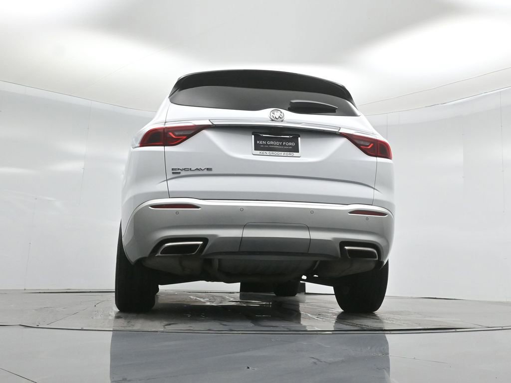 Used 2024 Buick Enclave Premium image 17