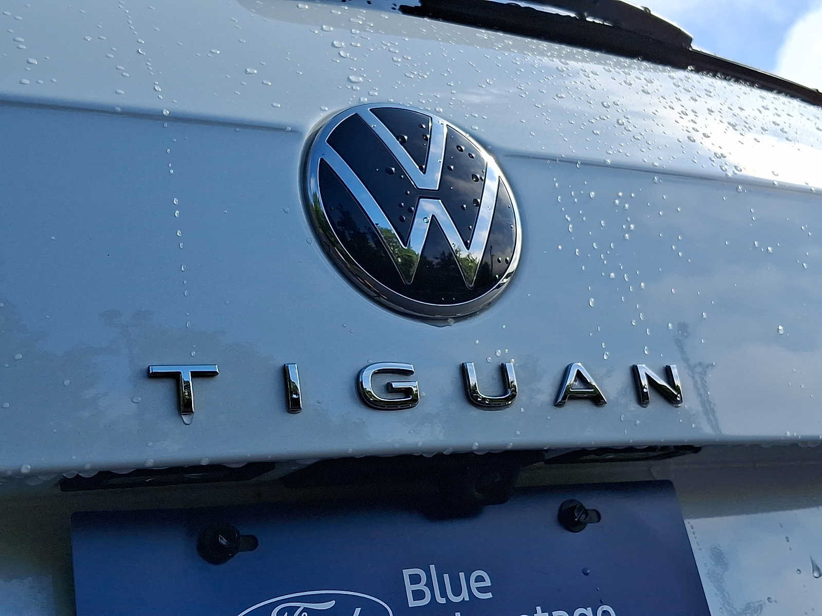 Used 2024 Volkswagen Tiguan SE R-Line AWD/4WD image 30