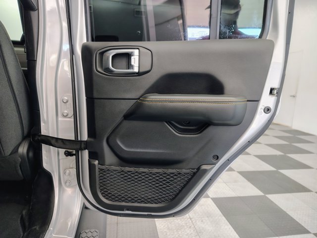 Used 2024 Jeep Wrangler Unlimited Sahara AWD/4WD image 16