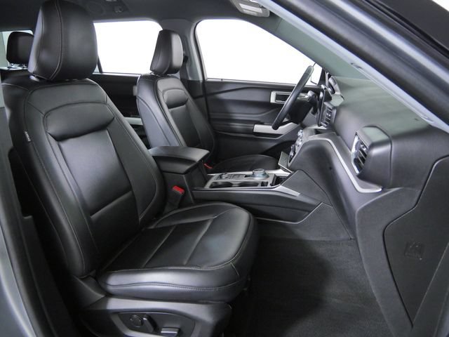 Certified 2022 Ford Explorer XLT w/ Equipment Group 202A AWD/4WD image 13