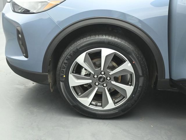Certified 2025 Ford Escape Platinum AWD/4WD image 50