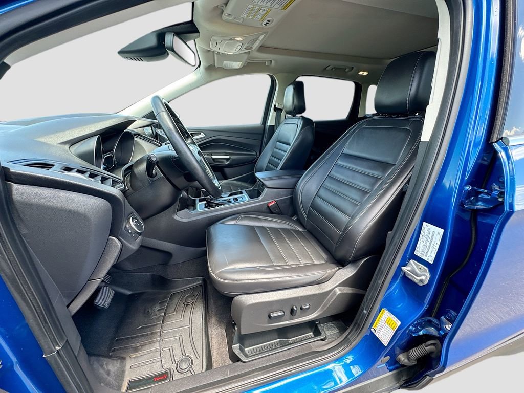 Certified 2019 Ford Escape Titanium FWD image 24
