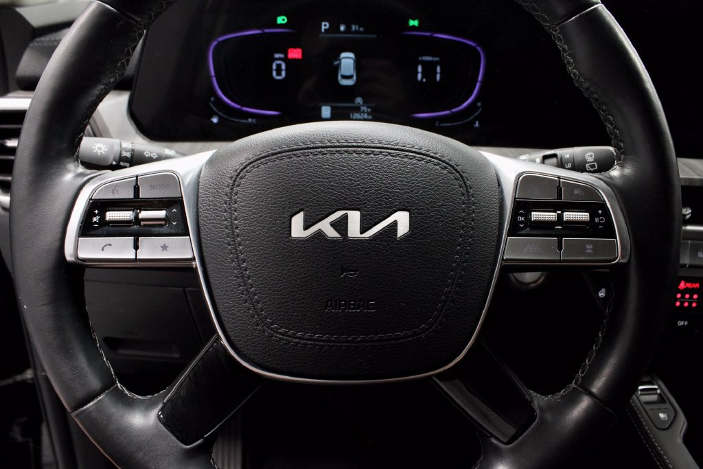 Used 2025 Kia Telluride EX AWD/4WD image 32
