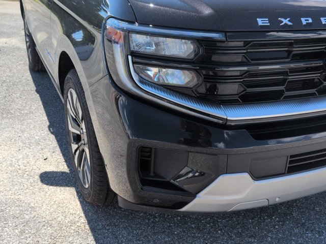 Certified 2025 Ford Expedition Platinum w/ Driver's Package AWD/4WD image 10