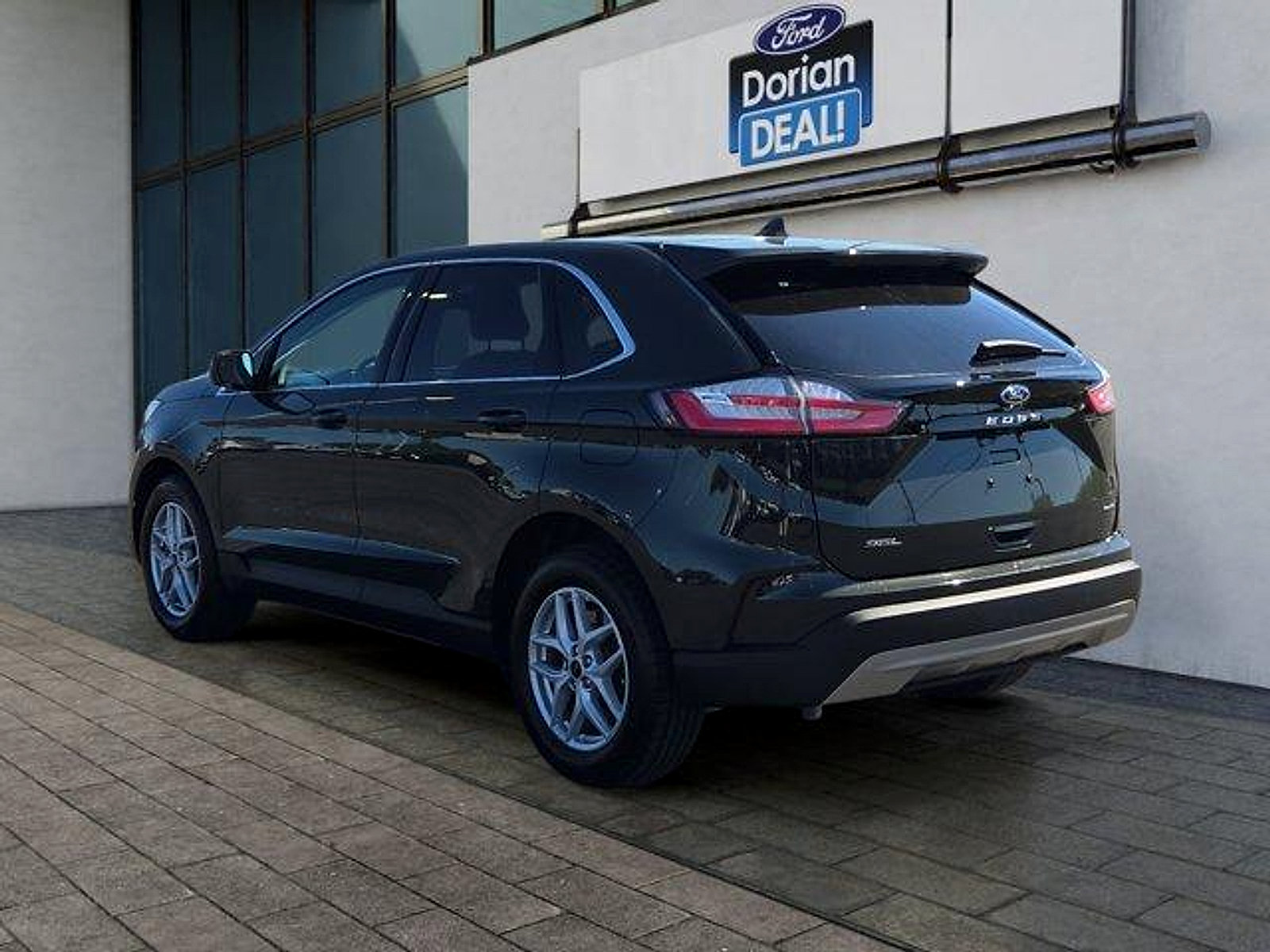 Certified 2024 Ford Edge SEL w/ Convenience Package AWD/4WD image 5