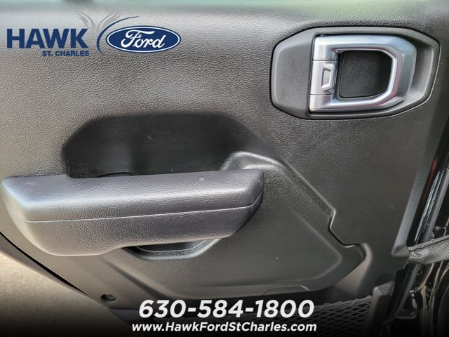 Used 2024 Jeep Gladiator Rubicon w/ Technology Group AWD/4WD image 18