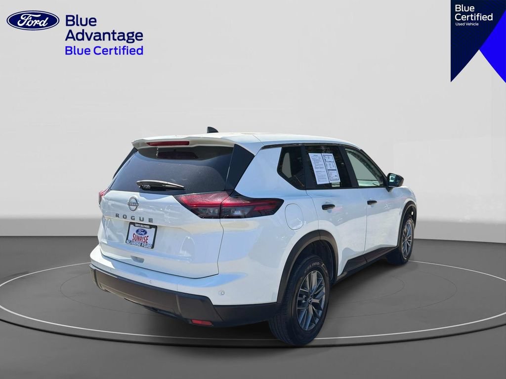 Used 2024 Nissan Rogue S FWD image 5