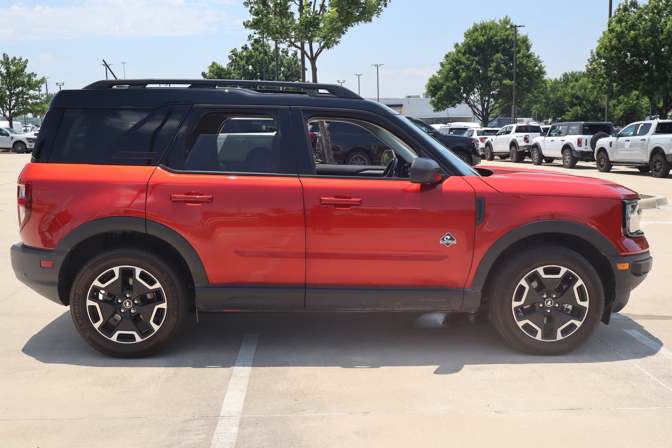 Certified 2023 Ford Bronco Sport Outer Banks AWD/4WD image 2