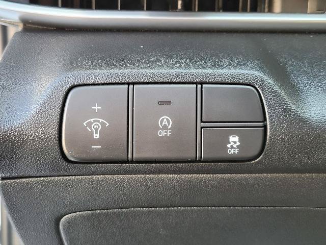 Used 2025 Hyundai Elantra SE FWD image 26