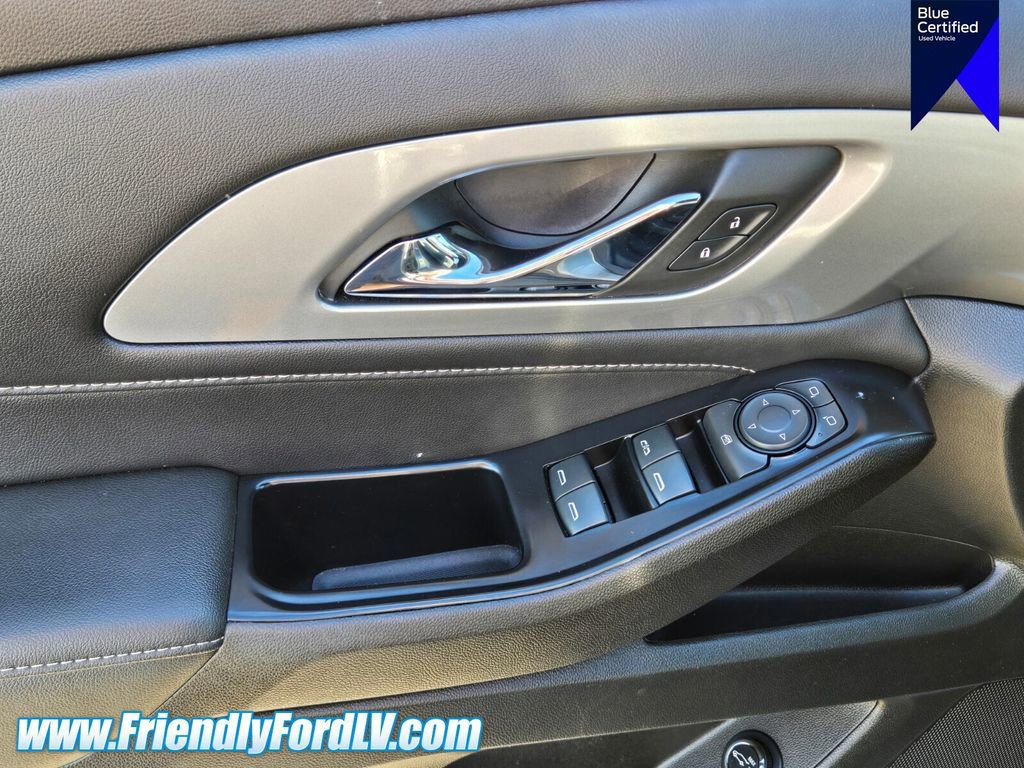 Used 2023 Chevrolet Traverse LT image 19