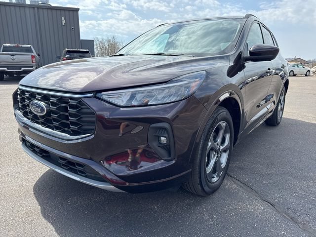Certified 2023 Ford Escape ST-Line Select w/ Tech Pack #2 AWD/4WD image 2