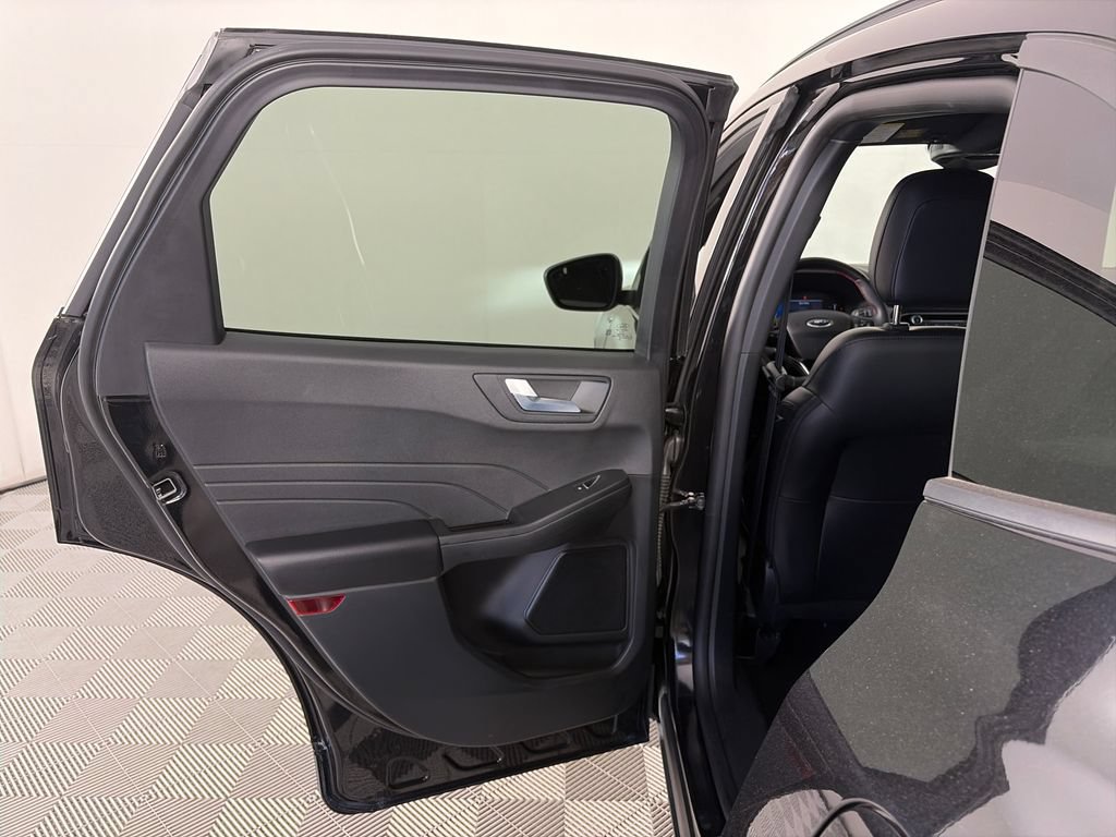 Certified 2025 Ford Escape ST-Line Select AWD/4WD image 12