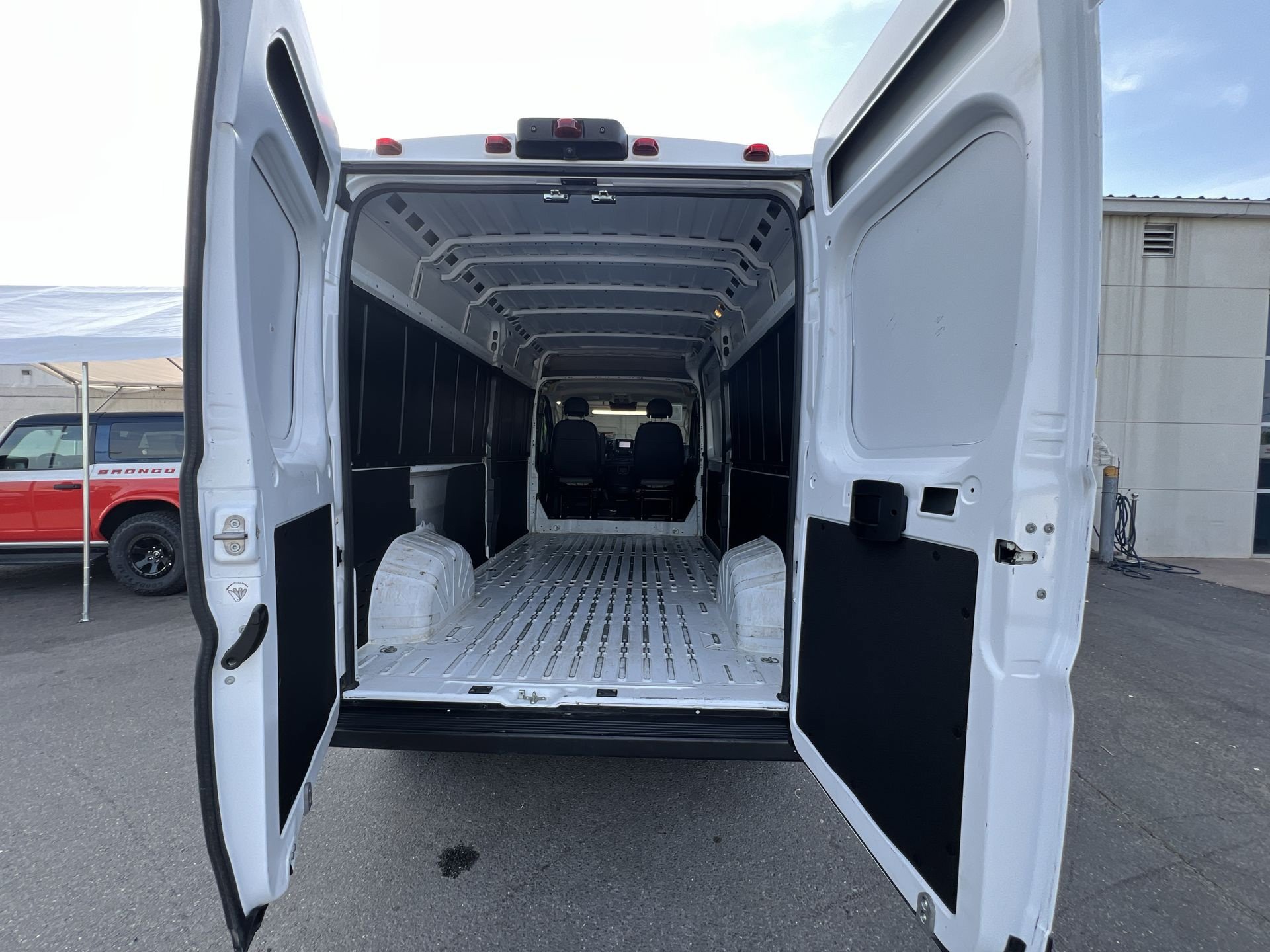 Used 2023 RAM ProMaster 2500 FWD image 32