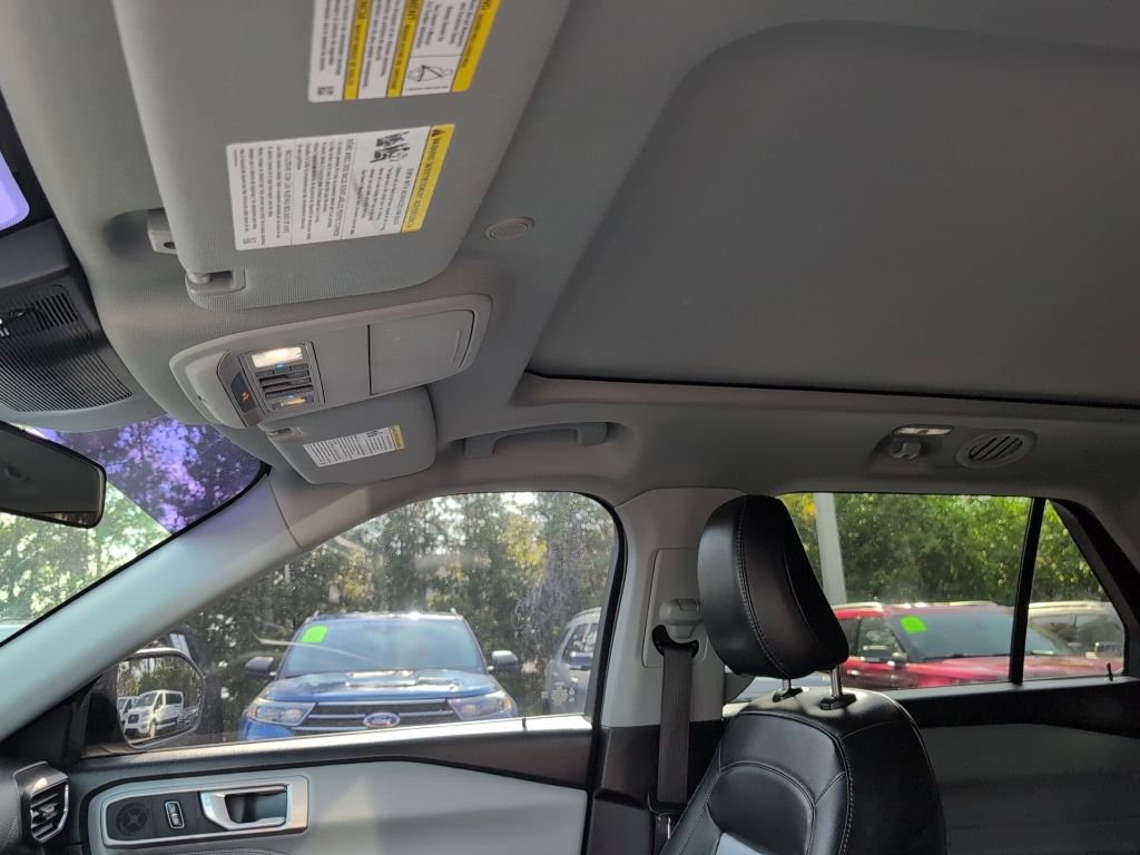 Certified 2022 Ford Explorer XLT w/ Equipment Group 202A image 10