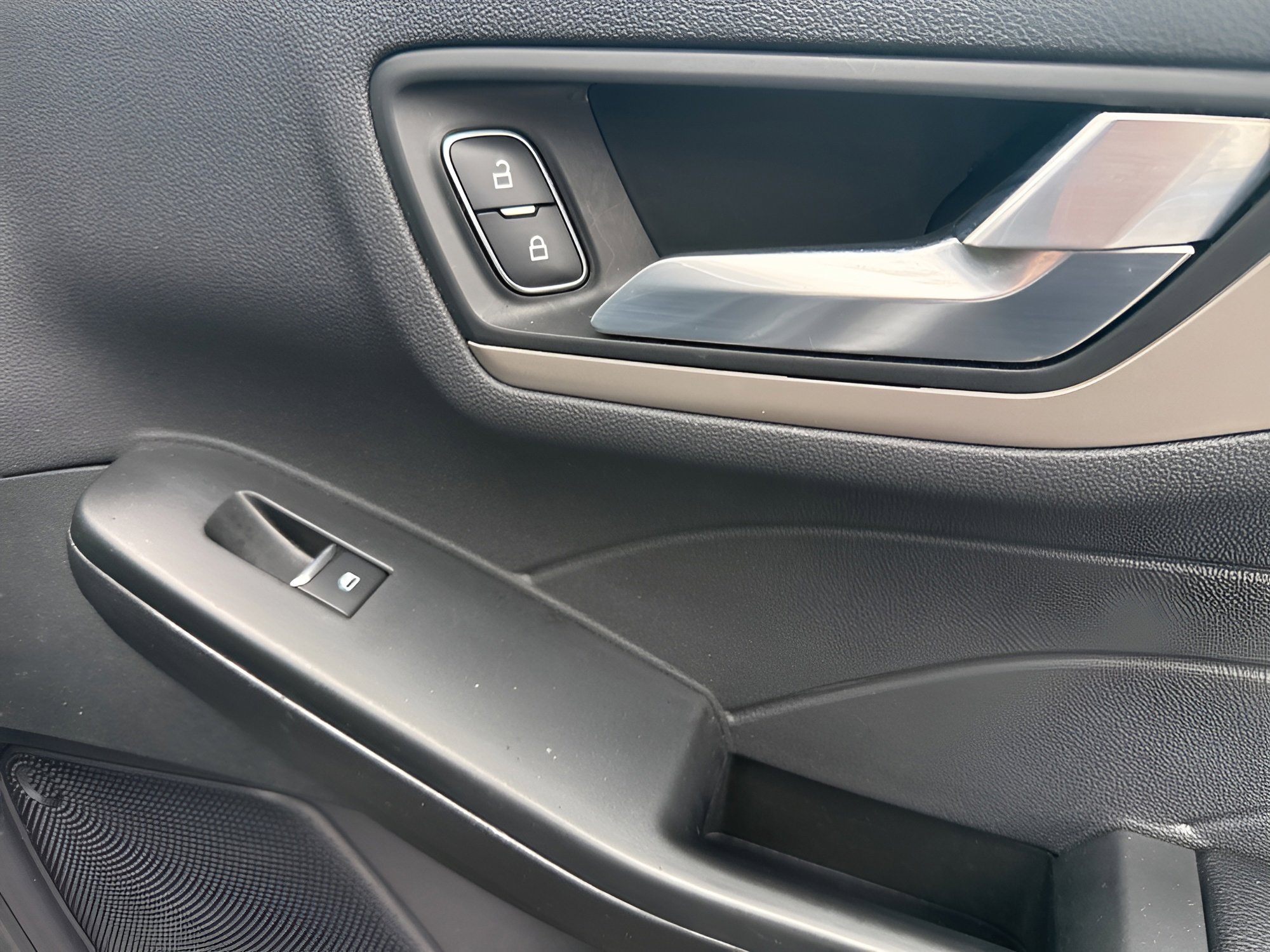 Certified 2022 Ford Escape SEL image 9