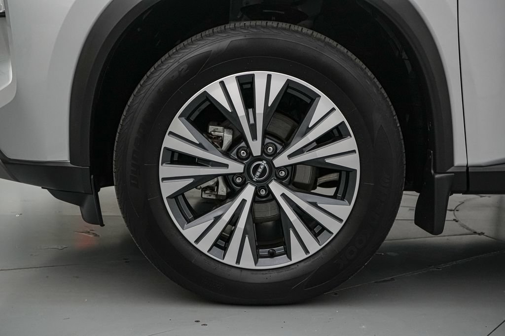 Used 2023 Nissan Rogue SV AWD/4WD image 10