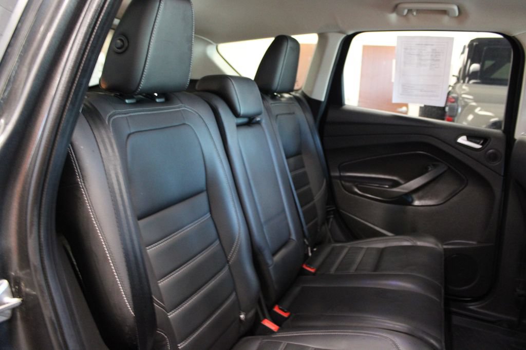 Certified 2019 Ford Escape Titanium w/ U9j03 - Titanium Tow Package AWD/4WD image 39