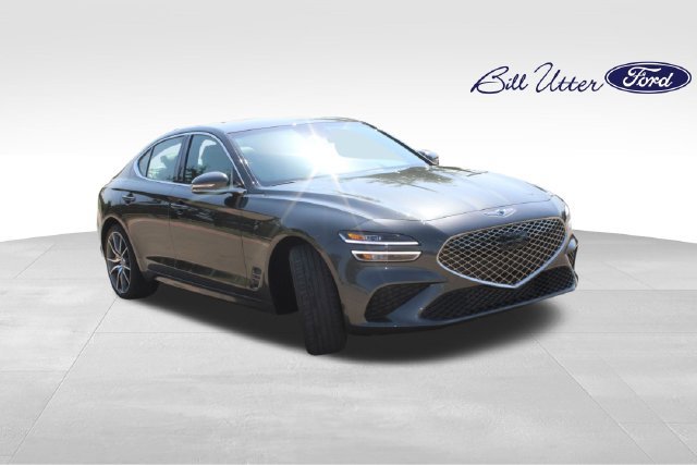 Used 2023 Genesis G70 2.0T RWD image 3