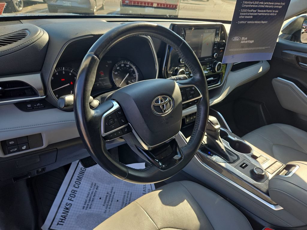 Used 2020 Toyota Highlander Limited AWD/4WD image 7