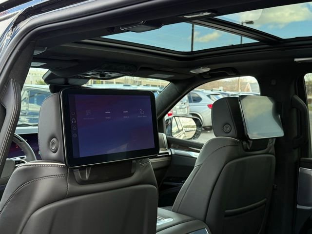 Used 2026 Cadillac Escalade Platinum Sport w/ LPO, Floor Liner Package image 17