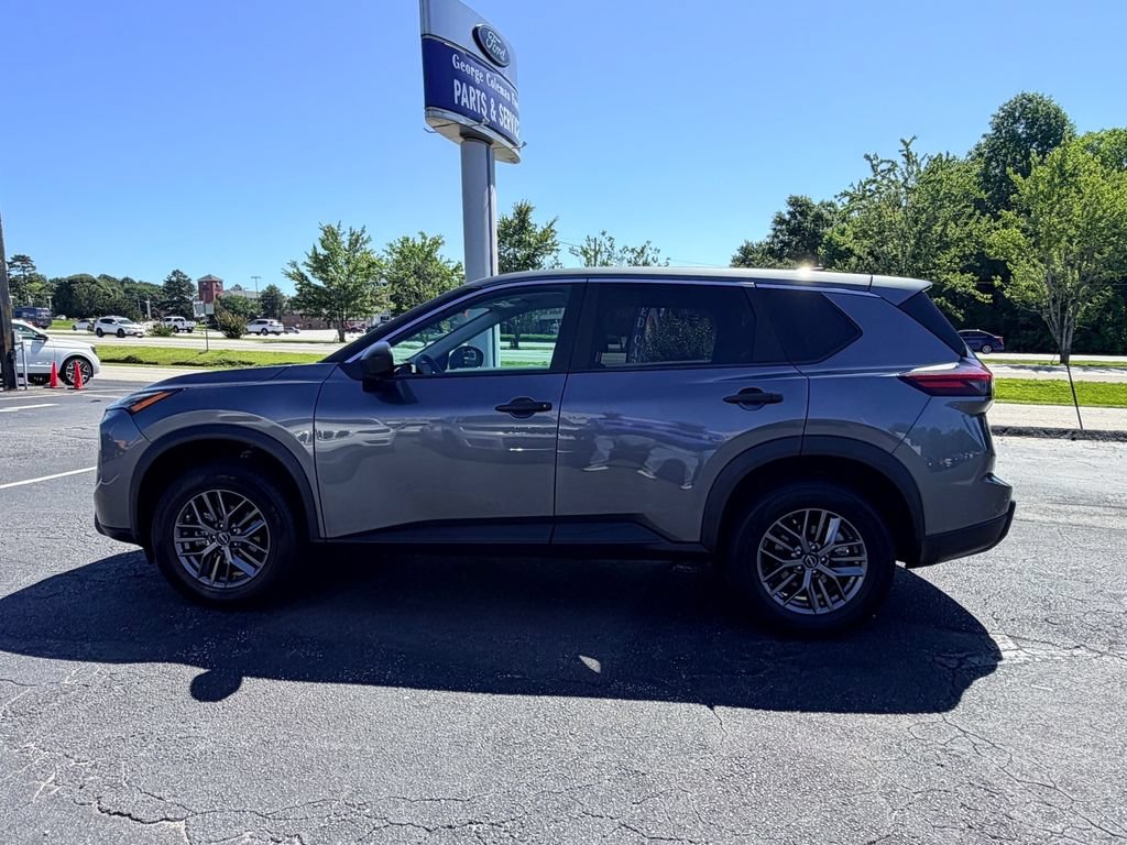Used 2025 Nissan Rogue S AWD/4WD image 7