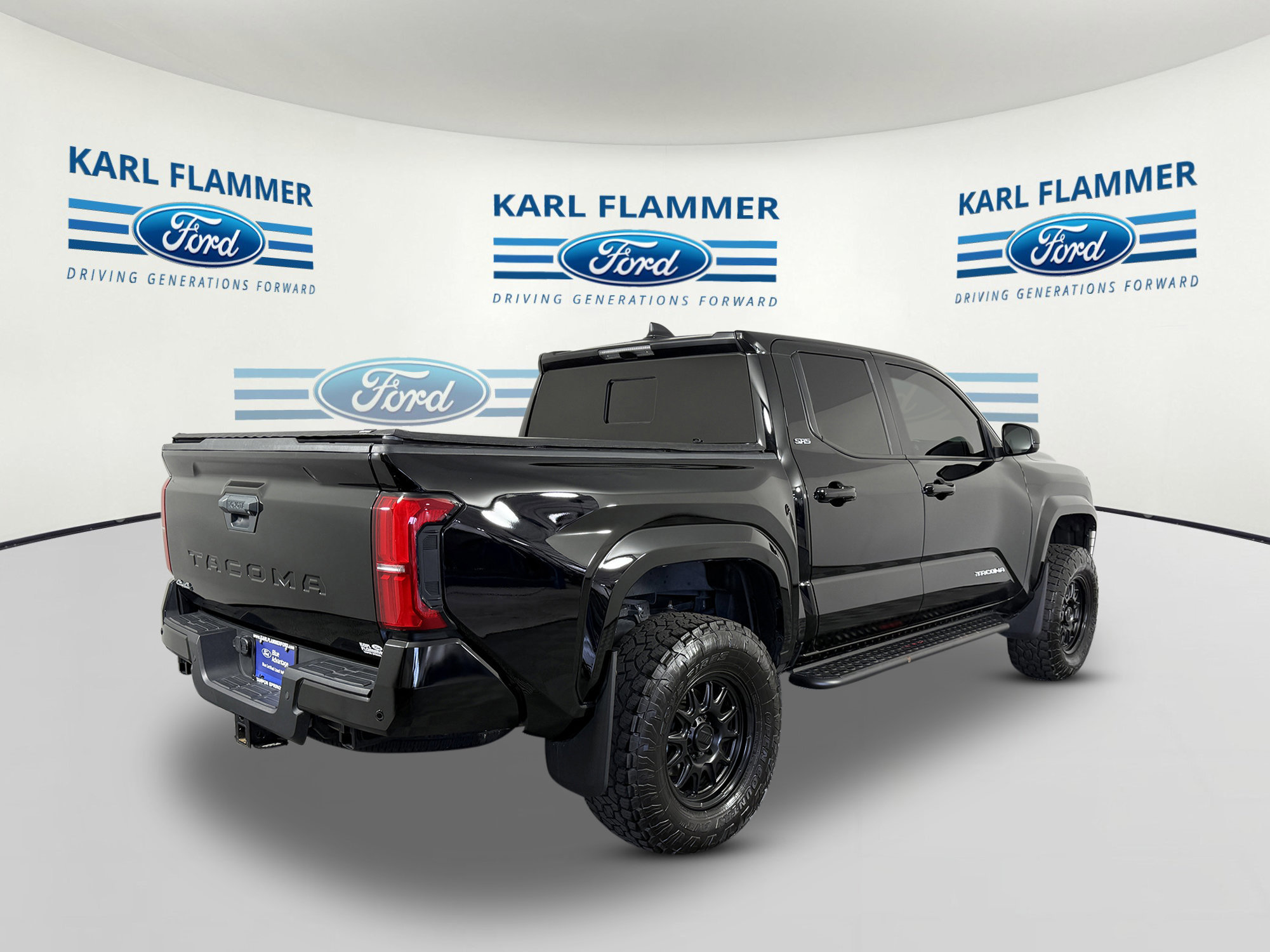 Used 2024 Toyota Tacoma SR5 w/ SR5 Upgrade Package AWD/4WD image 3