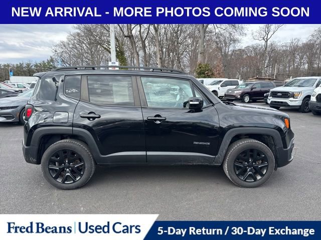Used 2017 Jeep Renegade Altitude AWD/4WD image 9