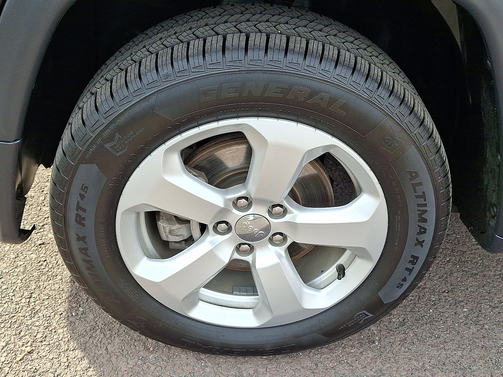 Used 2020 Jeep Compass Latitude image 28