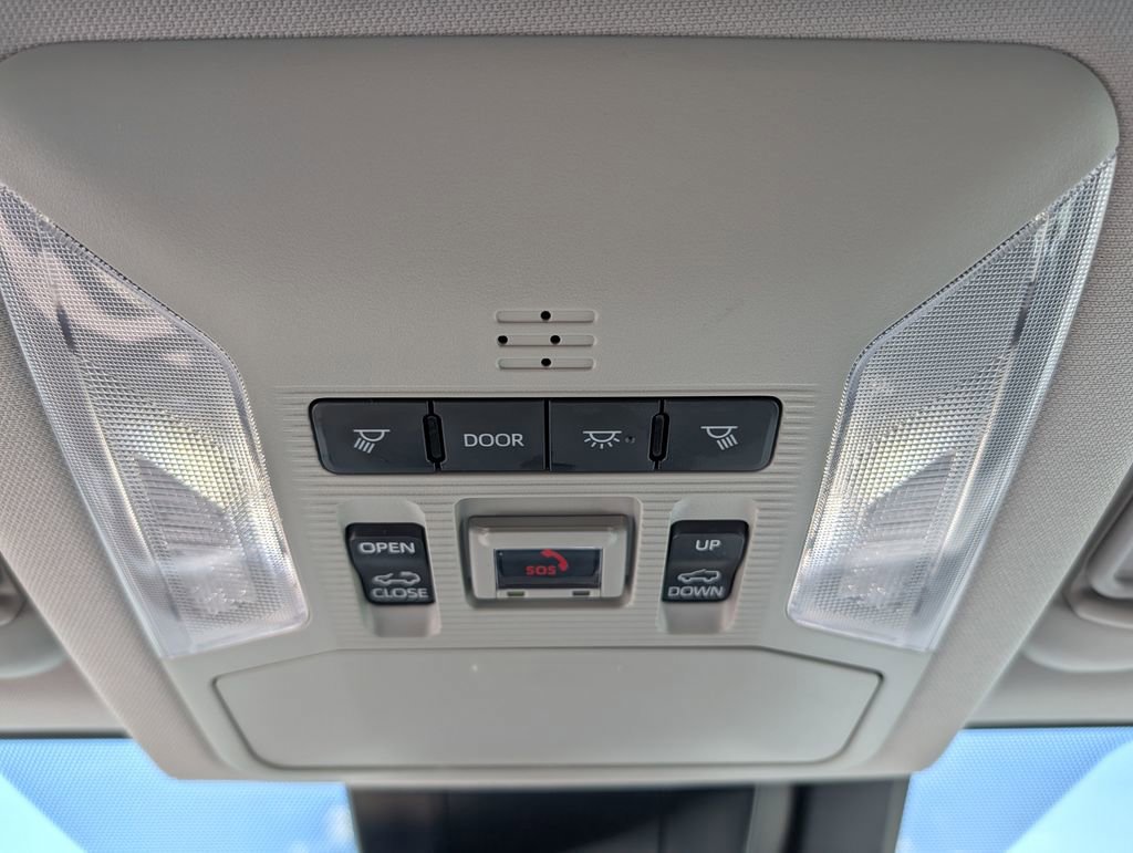 Used 2023 Toyota RAV4 Limited AWD/4WD image 17