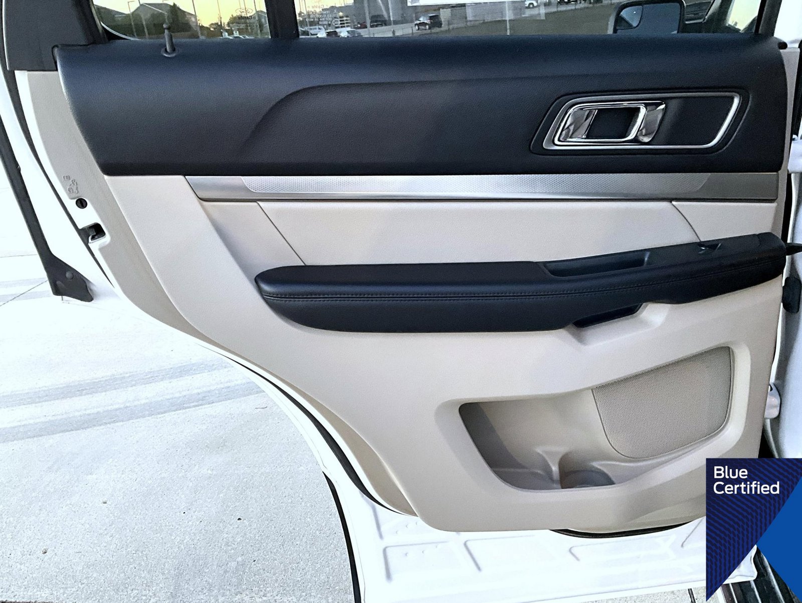 Certified 2018 Ford Explorer XLT w/ Equipment Group 202A AWD/4WD image 24