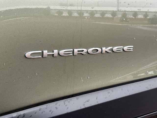 Used 2019 Jeep Cherokee Limited AWD/4WD image 20