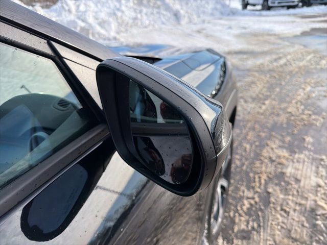 Used 2024 Chevrolet Trax RS image 9