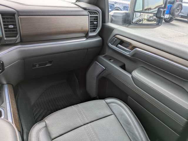 Used 2024 Chevrolet Silverado 2500 High Country w/ Midnight Edition AWD/4WD image 17