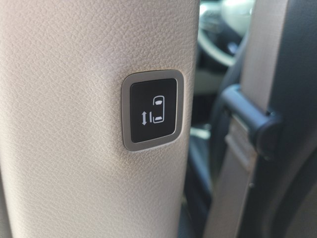 Used 2022 Chrysler Pacifica Touring-L AWD/4WD image 16