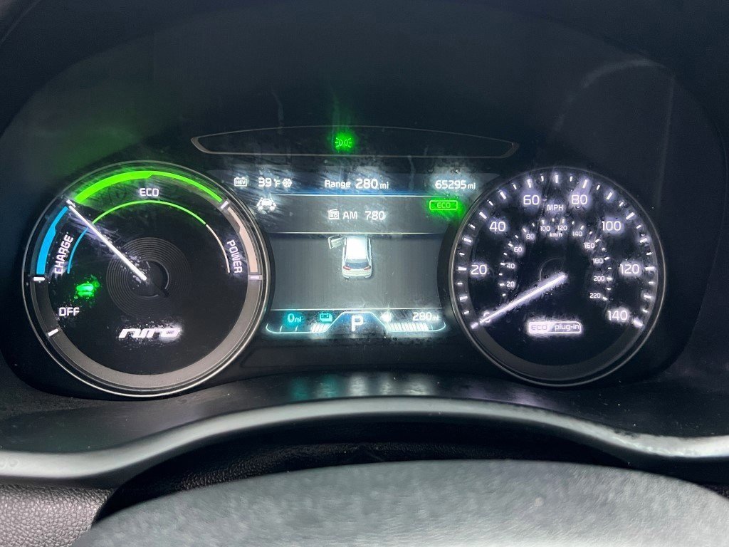 Used 2018 Kia Niro EX Premium image 27