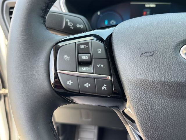 Certified 2025 Ford Escape SE w/ PHEV Premium Package image 19