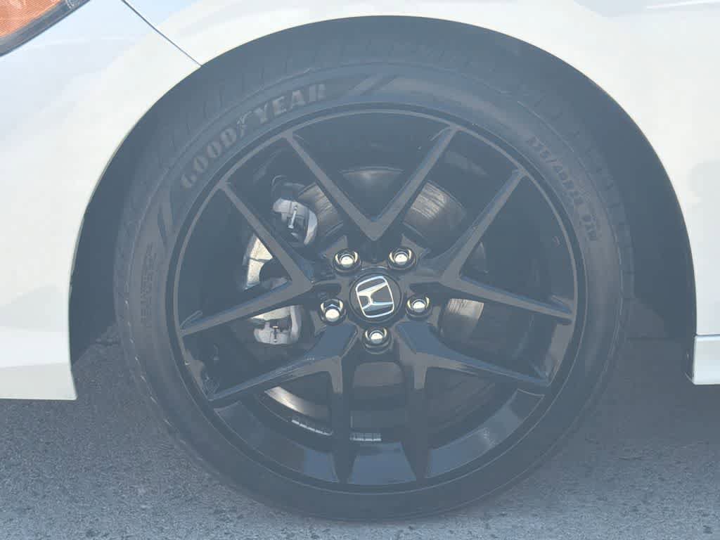 Used 2025 Honda Civic Sport image 9