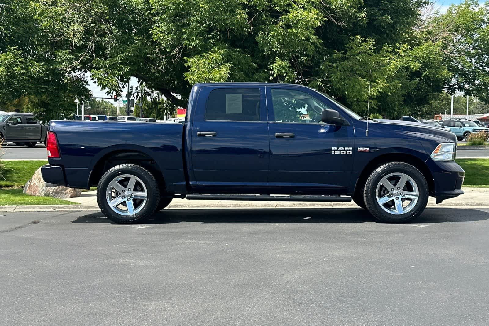 Used 2018 RAM 1500 Express w/ Express Value Package AWD/4WD image 8