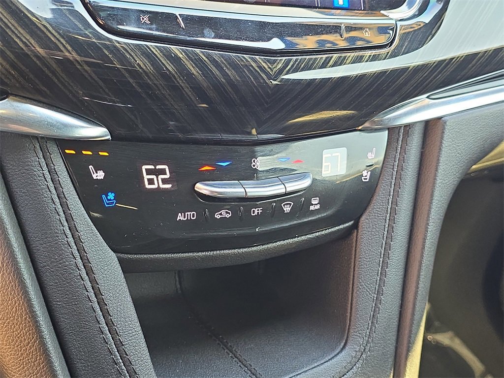 Used 2023 Cadillac XT6 Premium Luxury w/ Technology Package image 24