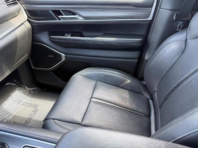 Used 2024 Jeep Wagoneer L Series II w/ Flexible Seating Group AWD/4WD image 22
