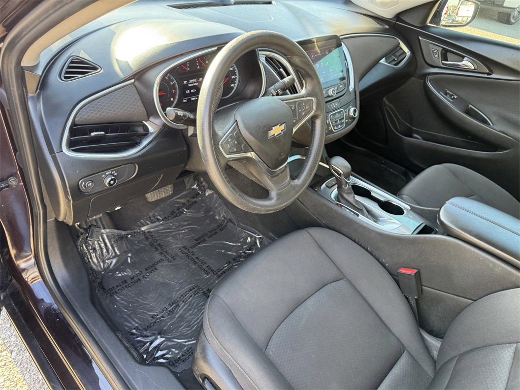 Used 2021 Chevrolet Malibu LT image 9