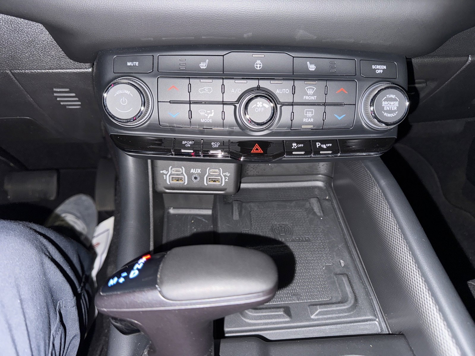 Used 2024 Dodge Durango R/T w/ Blacktop Package image 30