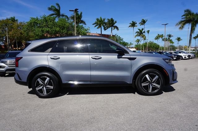 Used 2023 Kia Sorento EX w/ Panoramic Sunroof Package FWD image 4