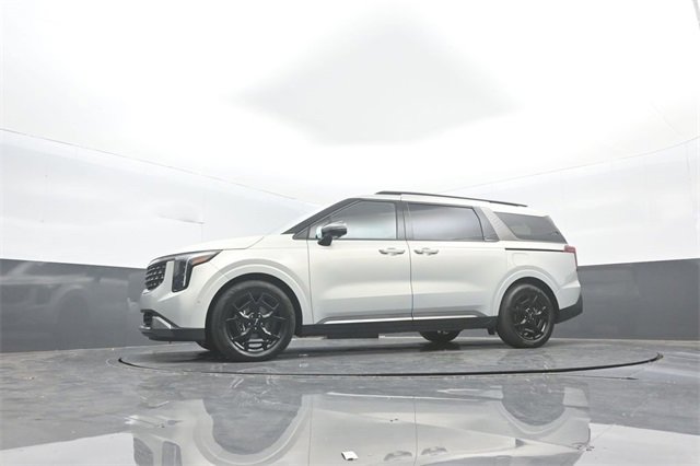 Used 2025 Kia Carnival SX Prestige image 26