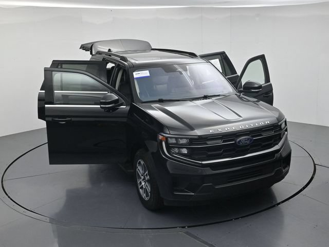 Certified 2025 Ford Expedition Active AWD/4WD image 52