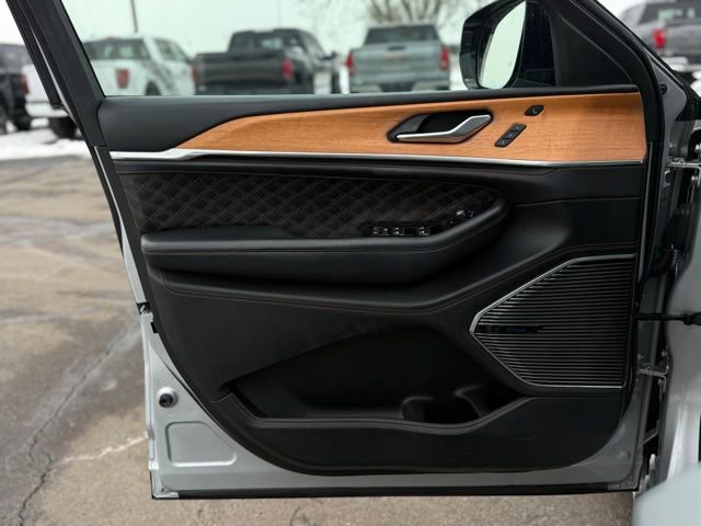 Used 2022 Jeep Grand Cherokee L Summit image 24